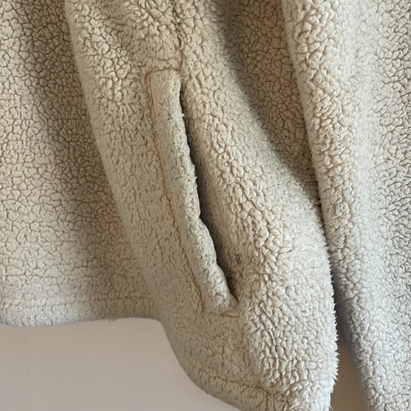 ⭐️ 3/$20 north face sherpa medium - Picture 2 of 5